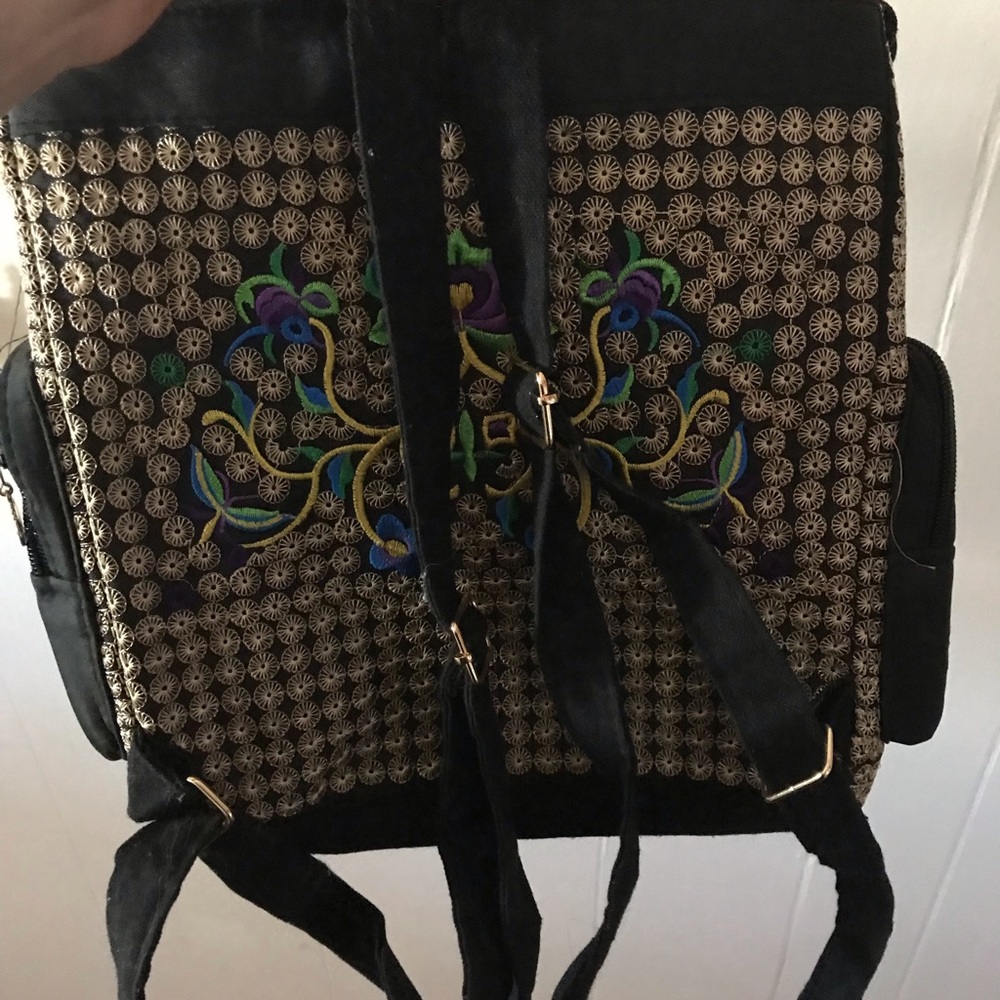 Backpack - Picture 4 of 4